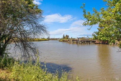 1028 Addison Circle Petaluma CA 94952