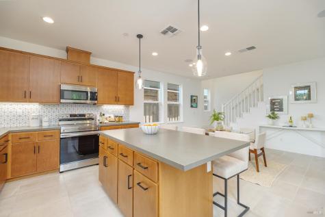 1201 Del Rancho Way Petaluma CA 94954