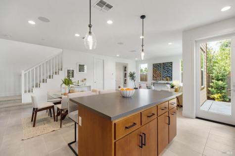 1201 Del Rancho Way Petaluma CA 94954