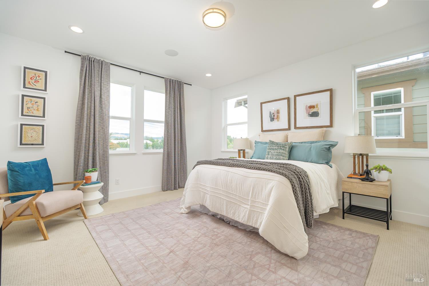 1201 Del Rancho Way Petaluma CA 94954