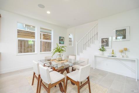 1201 Del Rancho Way Petaluma CA 94954