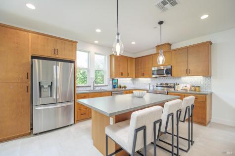 1201 Del Rancho Way Petaluma CA 94954