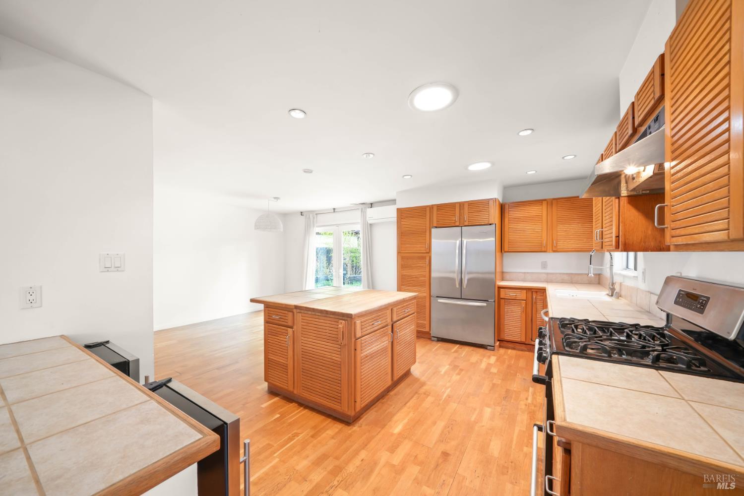 104 Lobo Vista Novato CA 94947