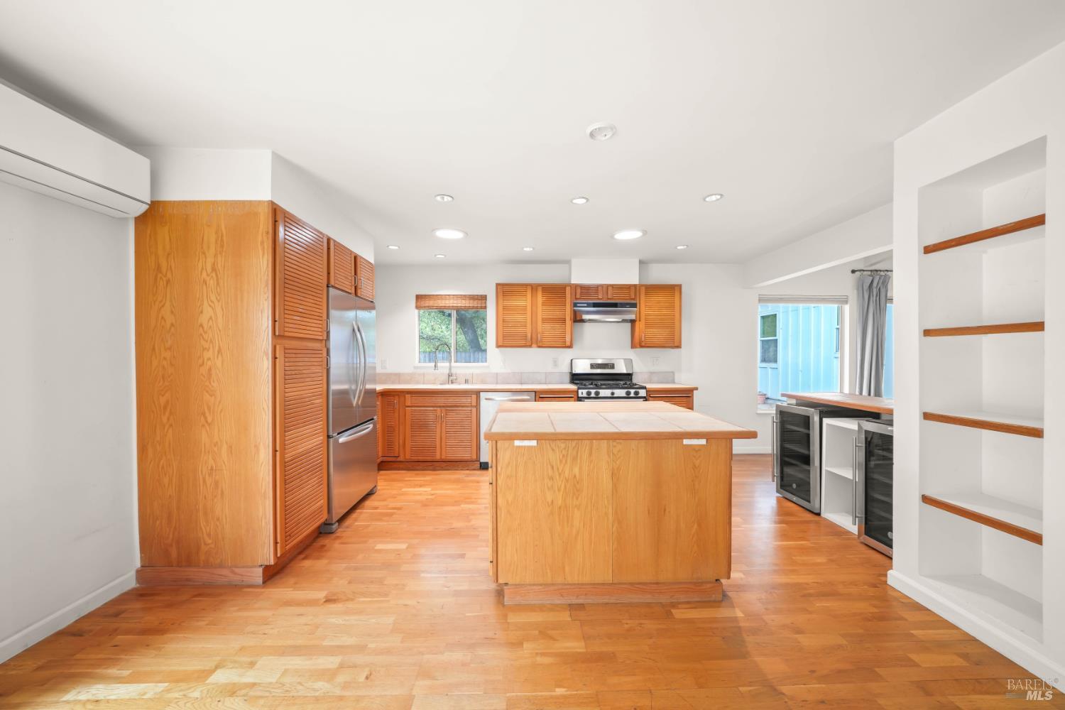 104 Lobo Vista Novato CA 94947