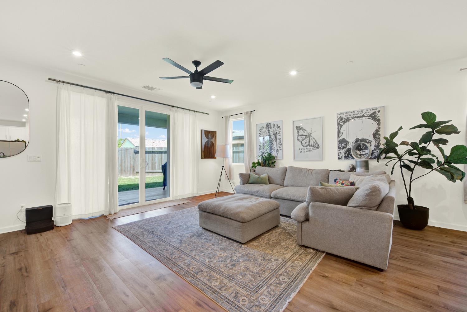 1517 Falabella Way Olivehurst CA 95961
