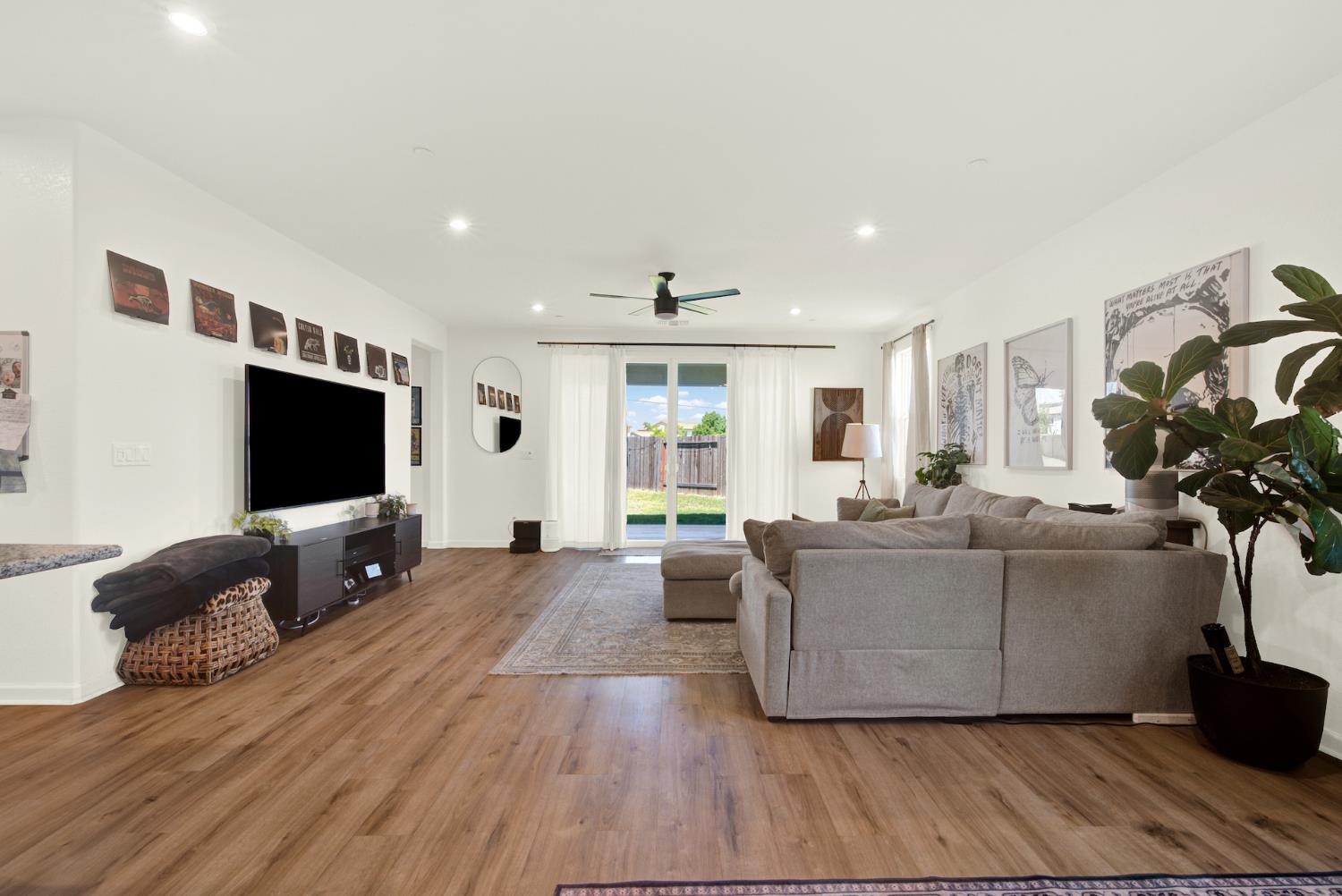 1517 Falabella Way Olivehurst CA 95961