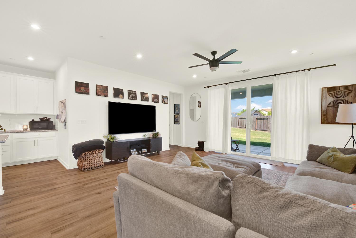 1517 Falabella Way Olivehurst CA 95961