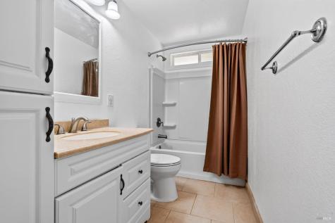 517 N Jefferson Street Cloverdale CA 95425
