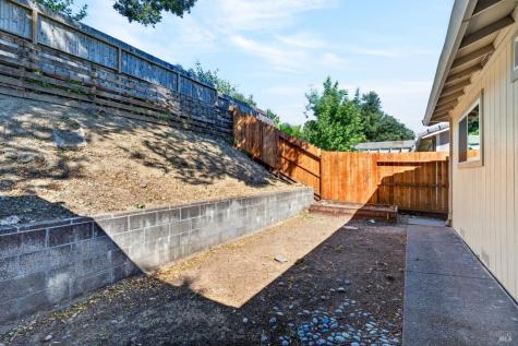 517 N Jefferson Street Cloverdale CA 95425