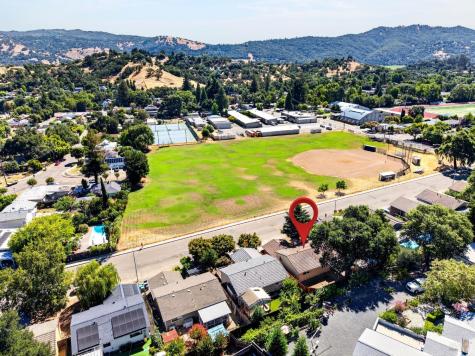 517 N Jefferson Street Cloverdale CA 95425