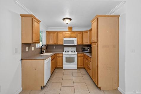 517 N Jefferson Street Cloverdale CA 95425