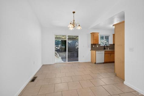 517 N Jefferson Street Cloverdale CA 95425