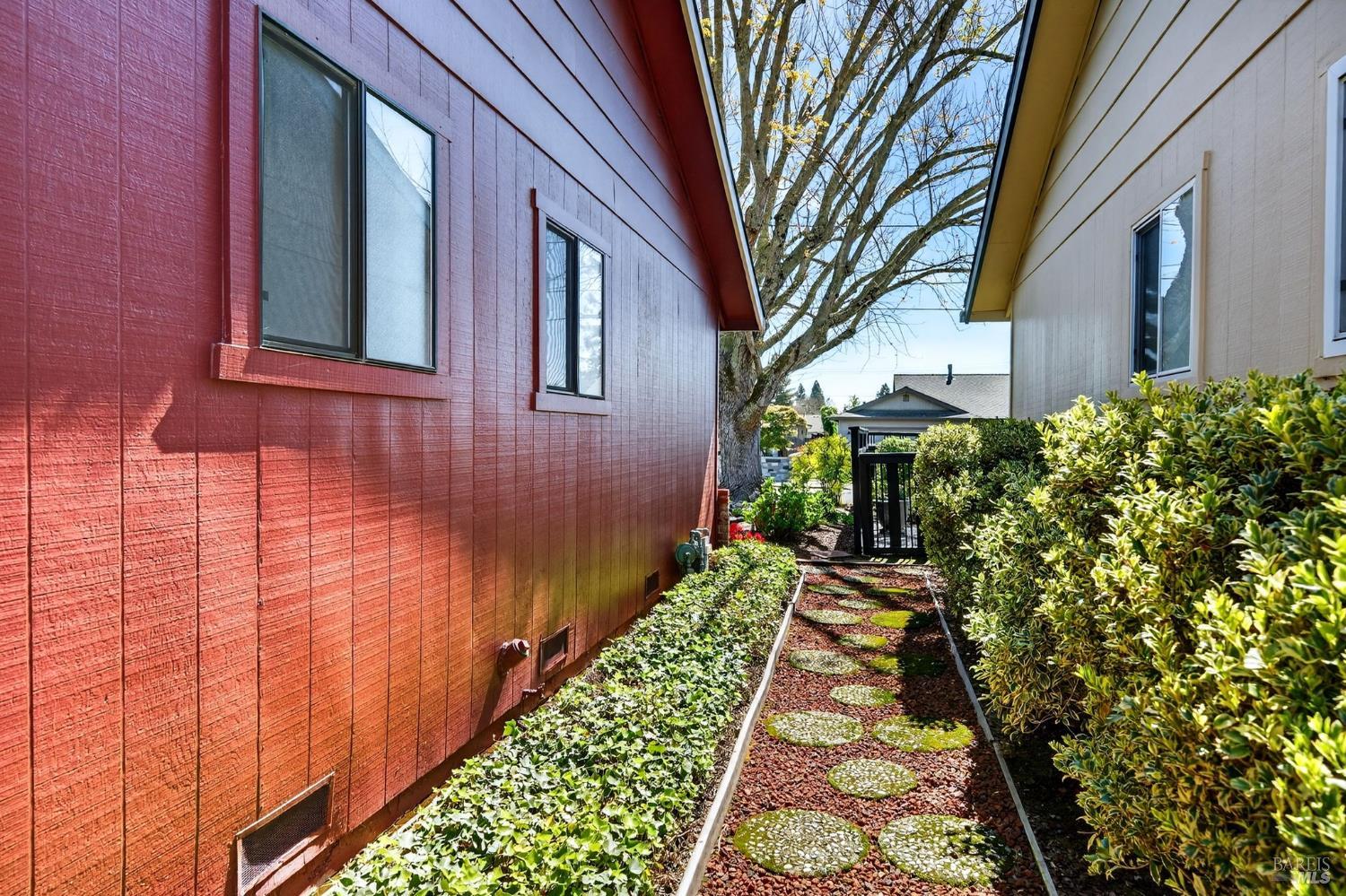 309 Twin Oaks Way Healdsburg CA 95448