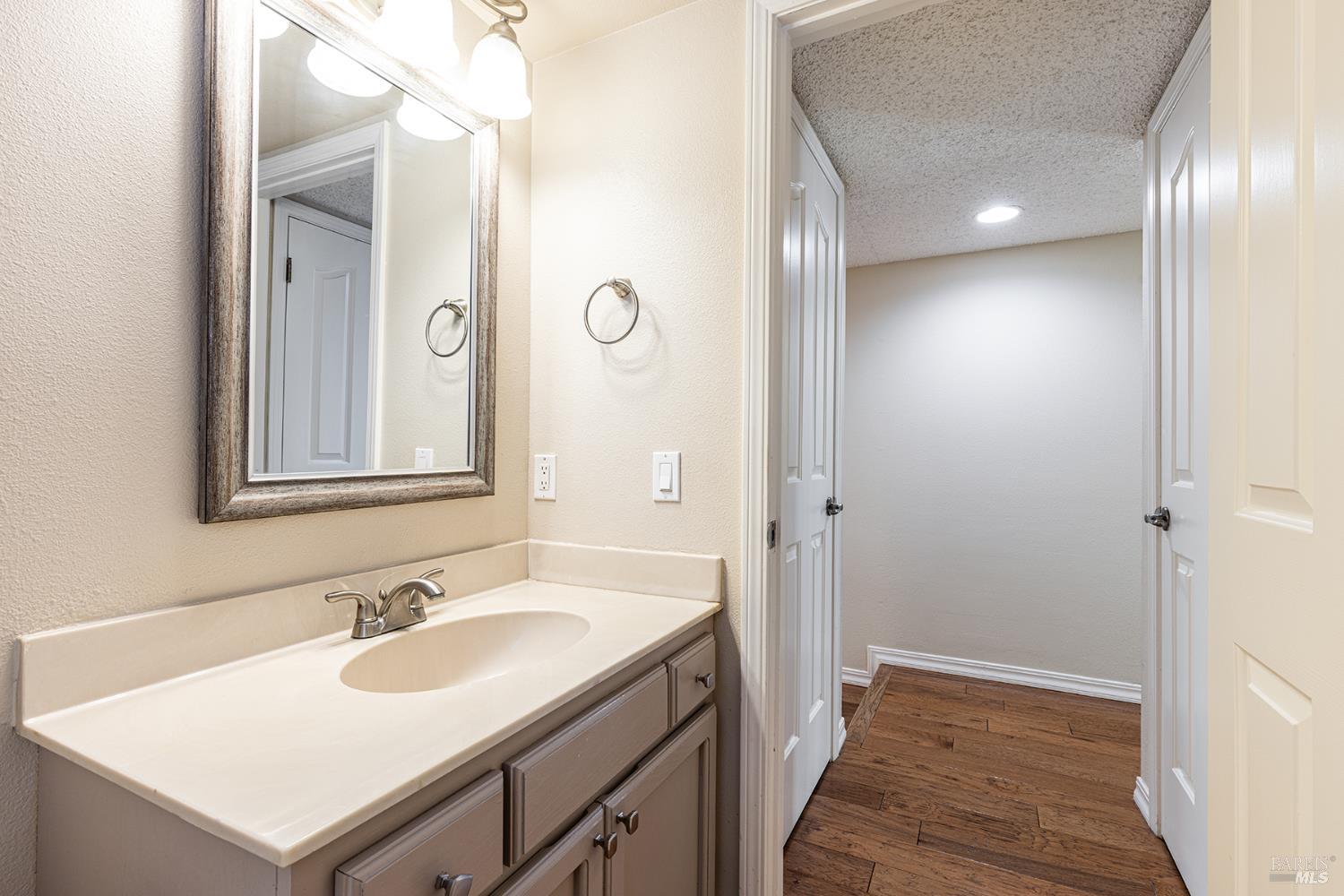 2183 Warwick Drive Santa Rosa CA 95405