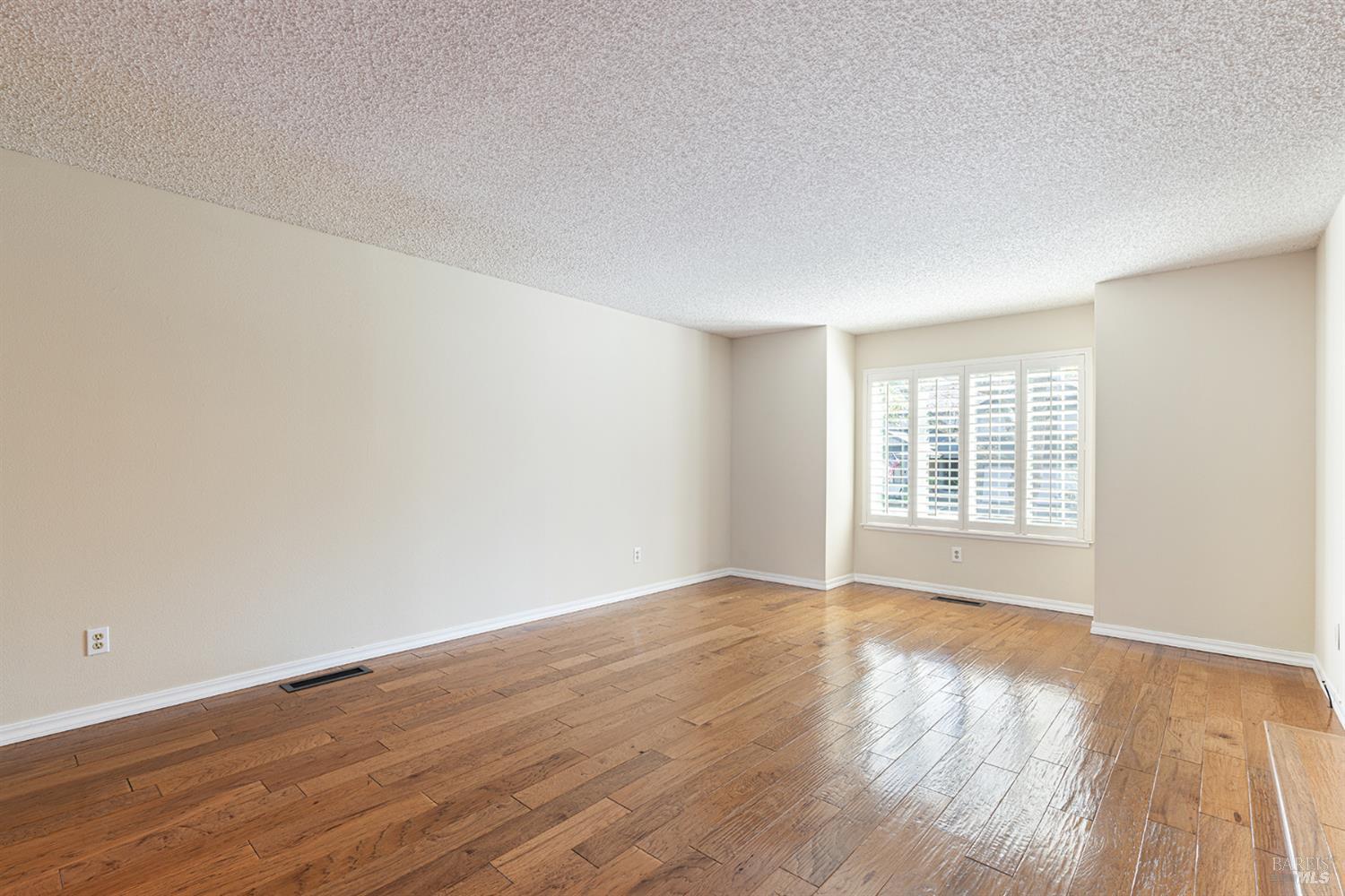 2183 Warwick Drive Santa Rosa CA 95405