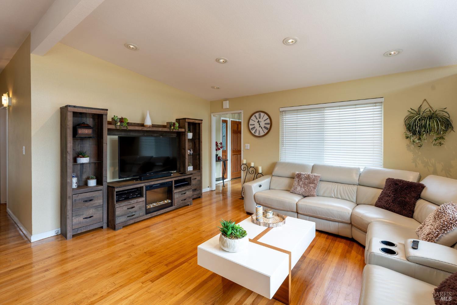 159 Maywood Drive Vallejo CA 94591