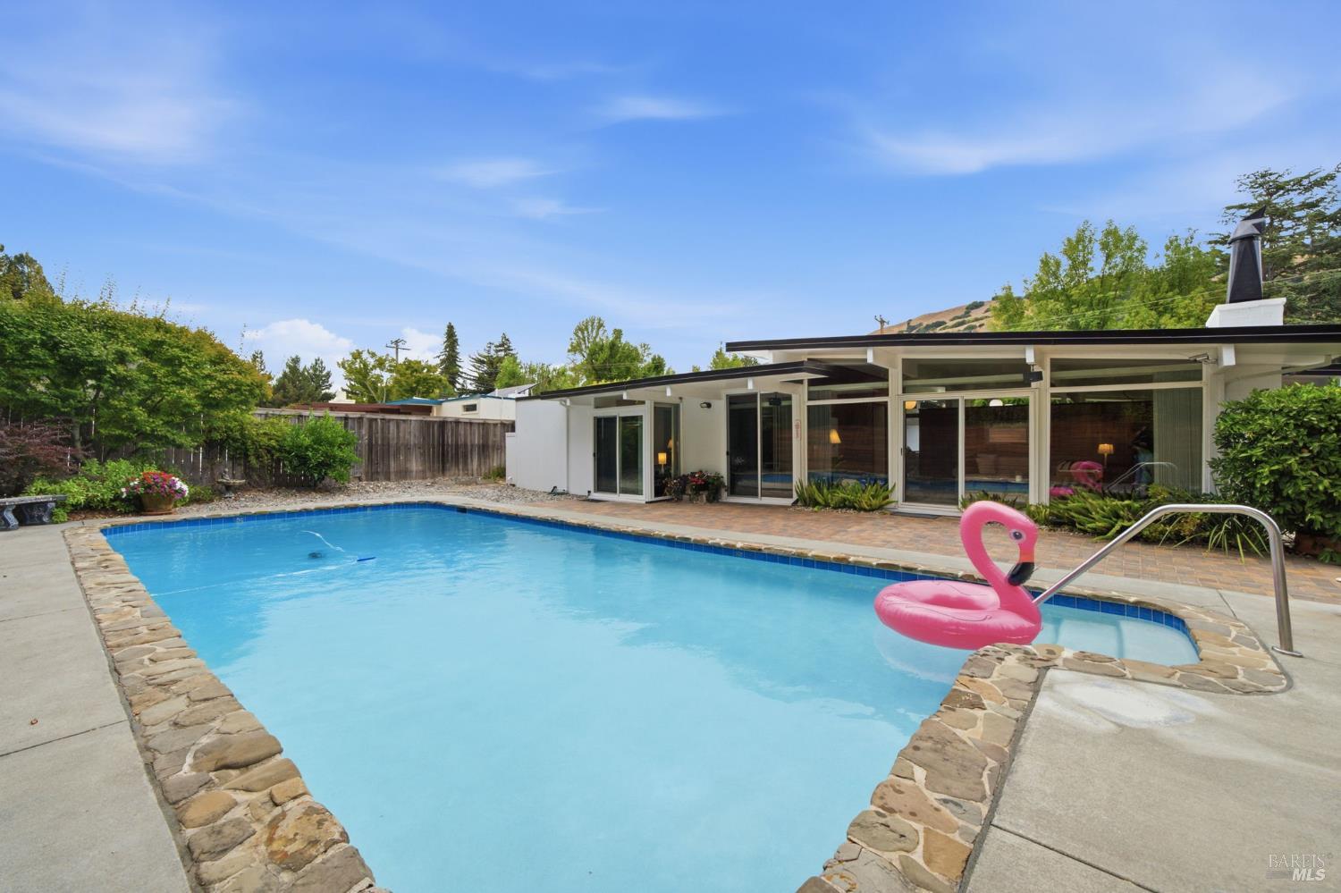 913 Appleberry Drive San Rafael CA 94903