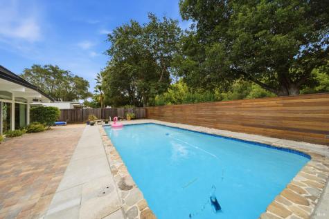 913 Appleberry Drive San Rafael CA 94903