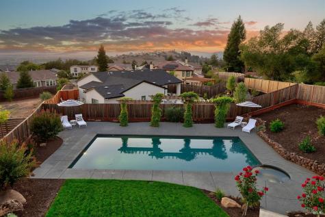 3724 Stanhope Court Santa Rosa CA 95404