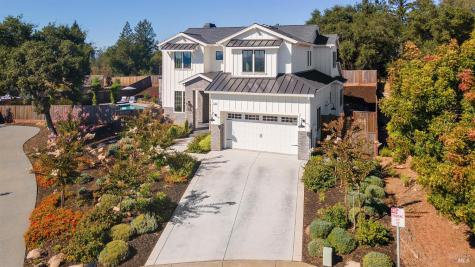 3724 Stanhope Court Santa Rosa CA 95404