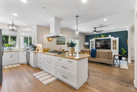 2460 Pleasant Hill Road Sebastopol CA 95472