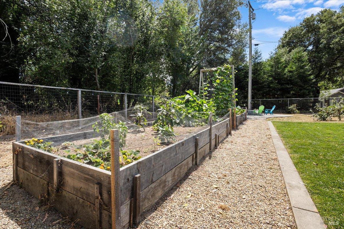 2460 Pleasant Hill Road Sebastopol CA 95472