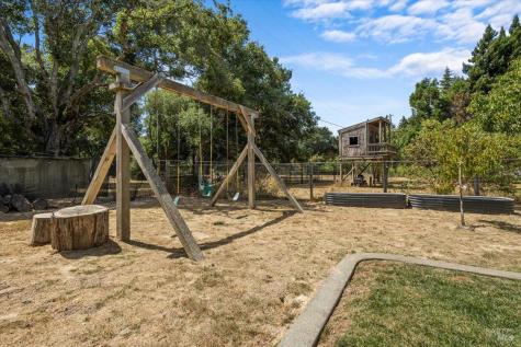 2460 Pleasant Hill Road Sebastopol CA 95472