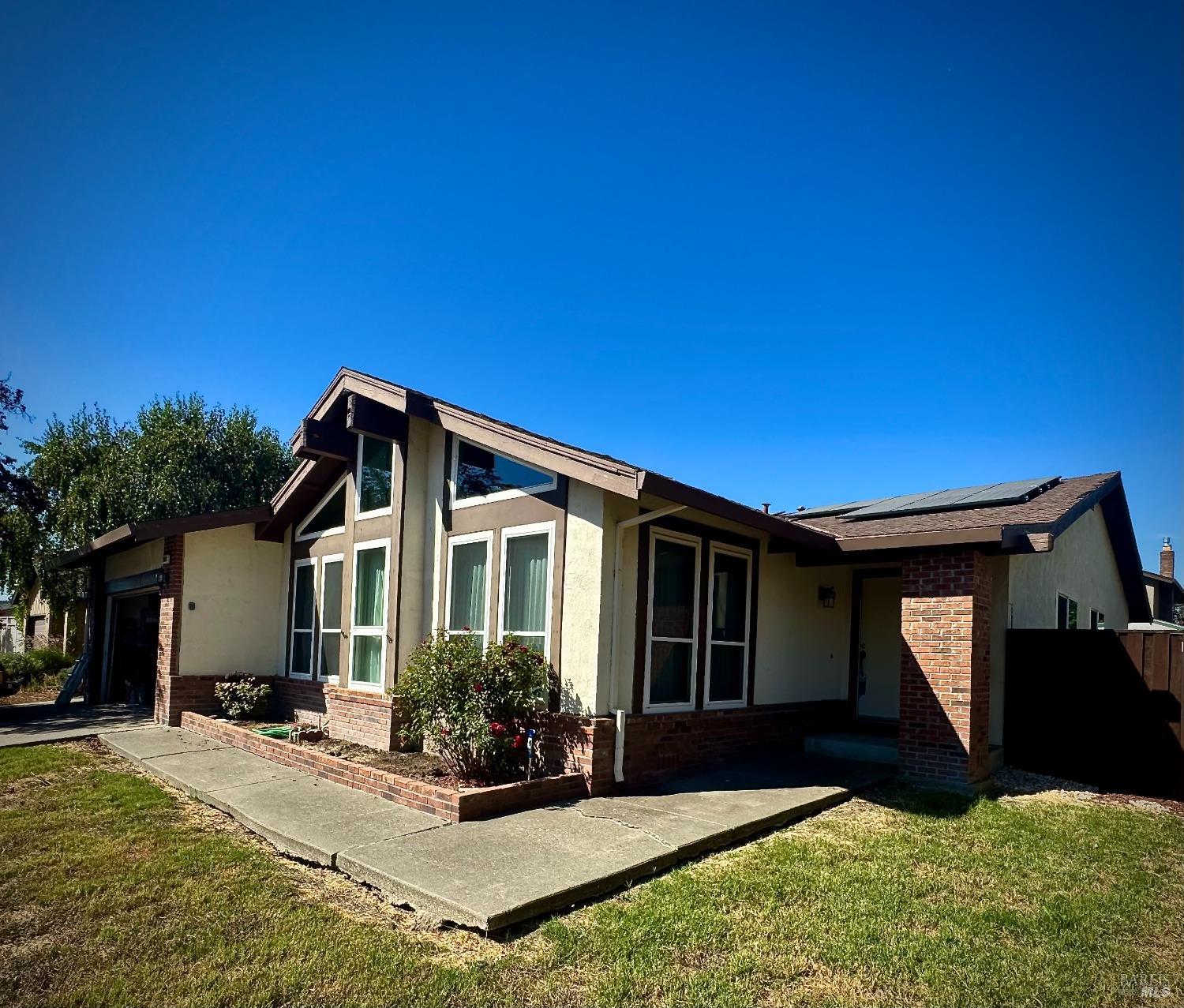 2013 Appaloosa Drive Petaluma CA 94954
