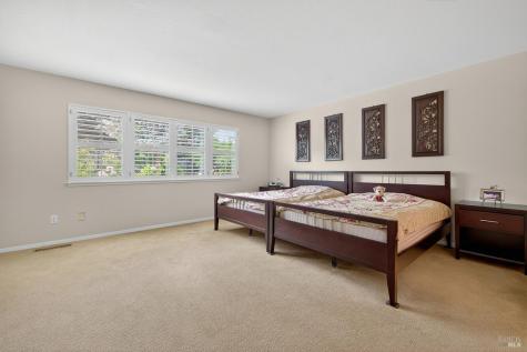 5992 Stone Bridge Road Santa Rosa CA 95409