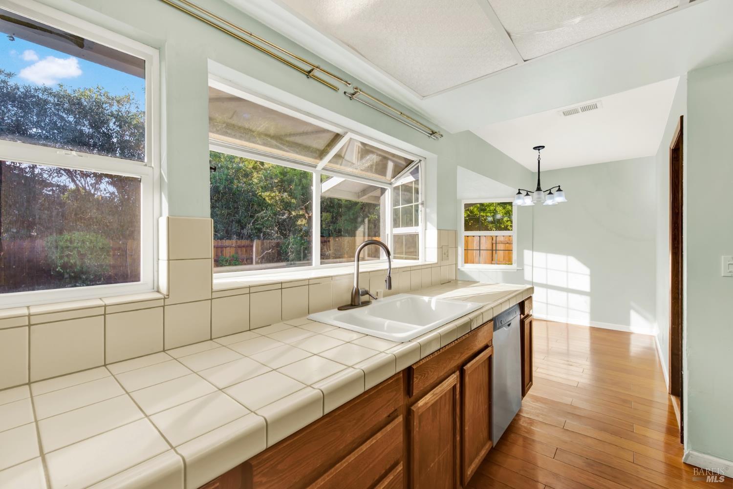 518 Crestview Drive Vacaville CA 95688