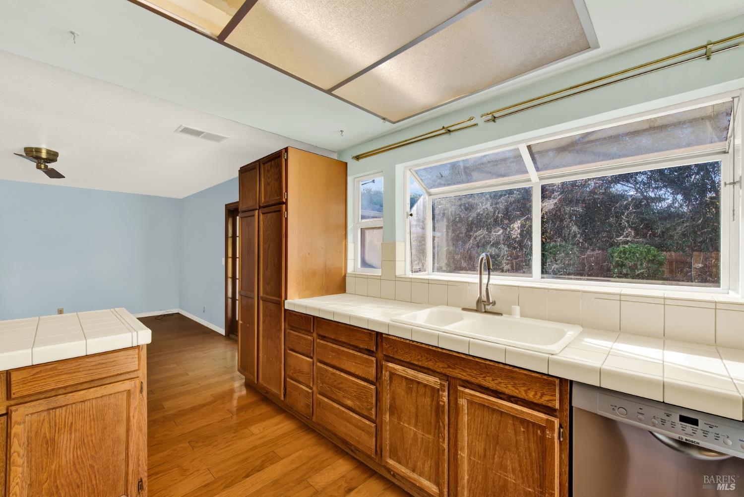 518 Crestview Drive Vacaville CA 95688