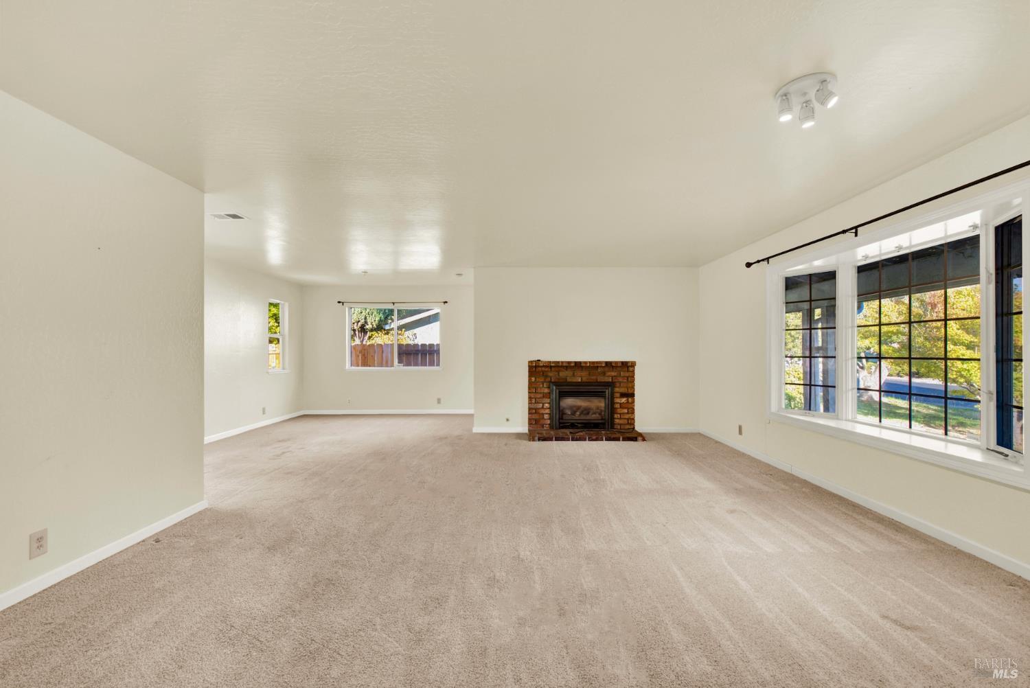 518 Crestview Drive Vacaville CA 95688