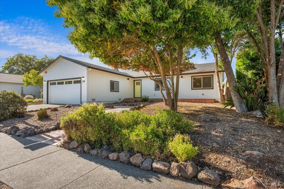 1817 Fenwick Place Santa Rosa CA 95401