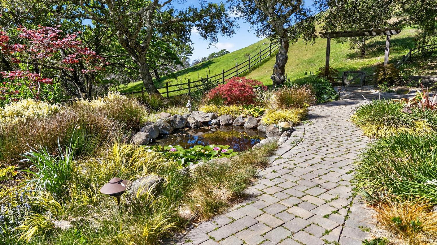 8373 Singing Hills Trail Santa Rosa CA 95404