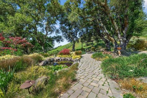 8373 Singing Hills Trail Santa Rosa CA 95404