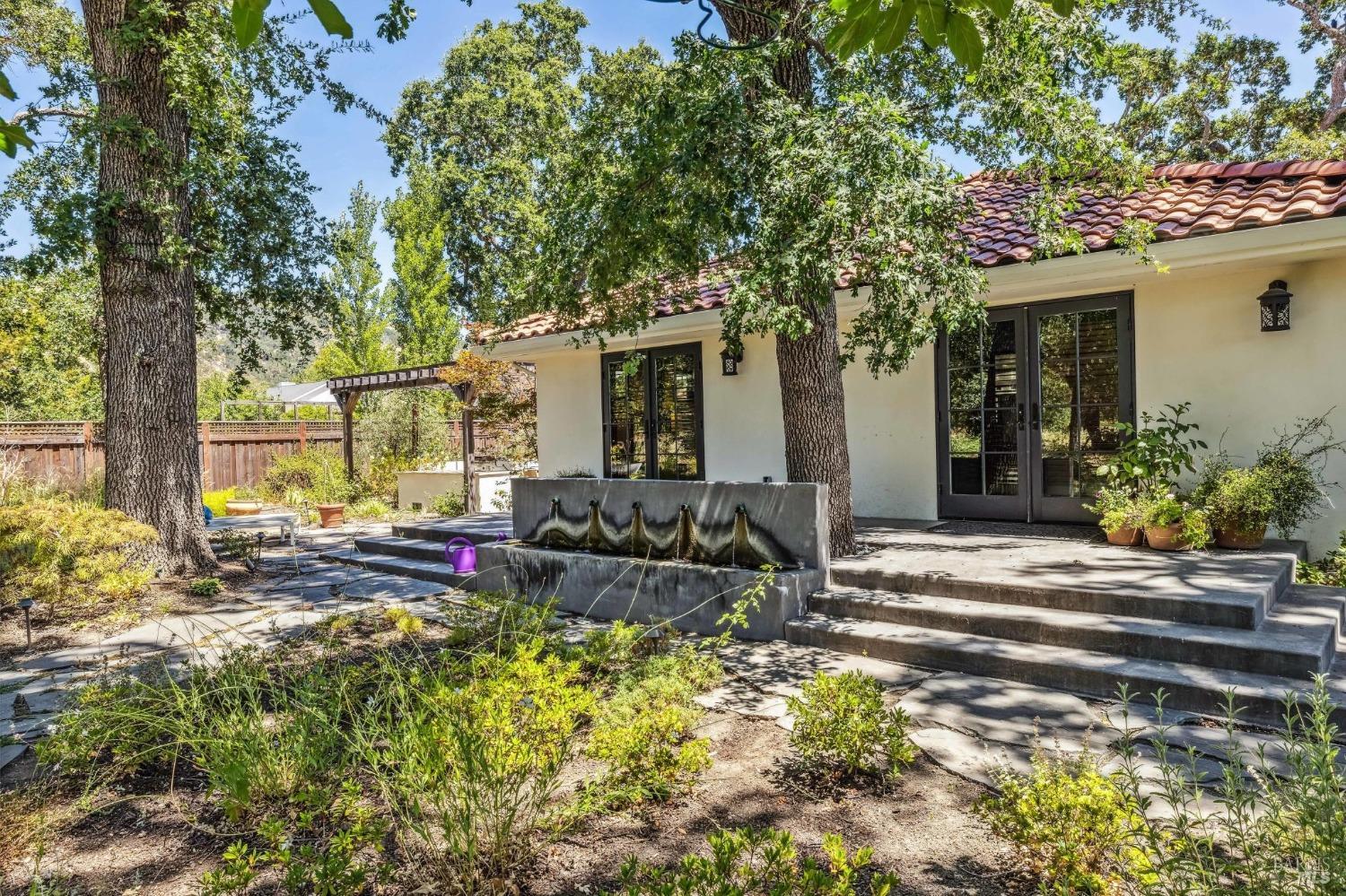 1929 Mora Avenue Calistoga CA 94515