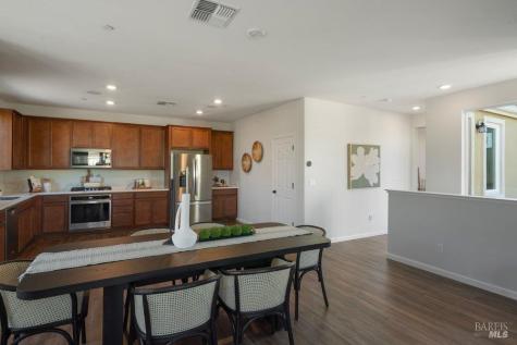 589 Sapphire Street Petaluma CA 94952