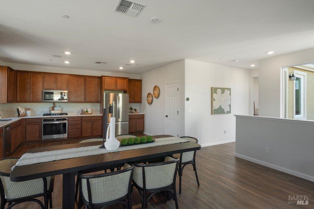 589 Sapphire Street Petaluma CA 94952