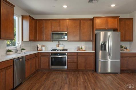 589 Sapphire Street Petaluma CA 94952