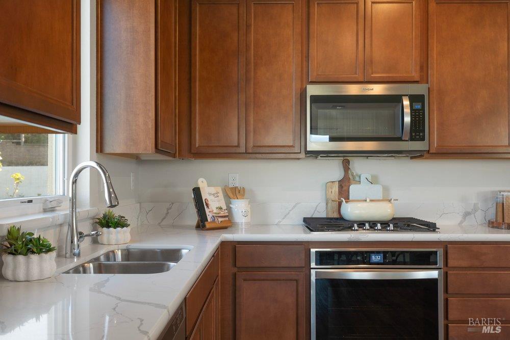 589 Sapphire Street Petaluma CA 94952