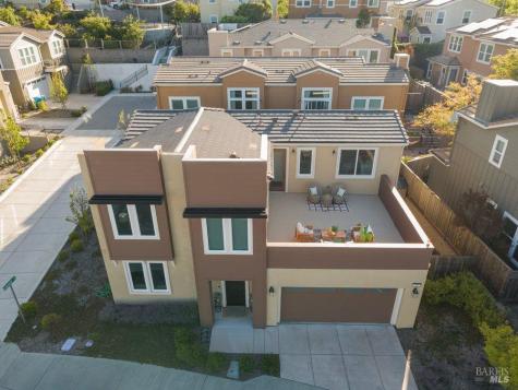 589 Sapphire Street Petaluma CA 94952
