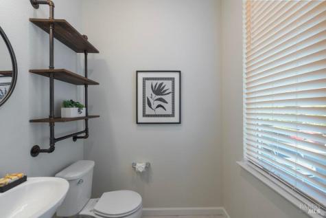 589 Sapphire Street Petaluma CA 94952