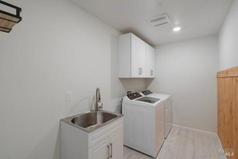 589 Sapphire Street Petaluma CA 94952