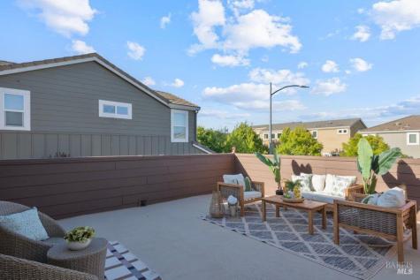 589 Sapphire Street Petaluma CA 94952
