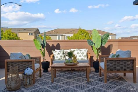 589 Sapphire Street Petaluma CA 94952