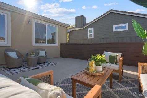 589 Sapphire Street Petaluma CA 94952