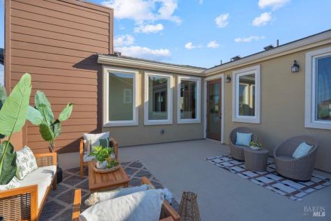 589 Sapphire Street Petaluma CA 94952