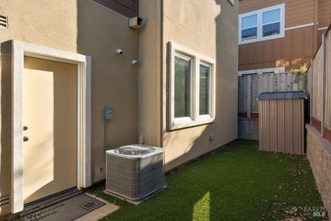 589 Sapphire Street Petaluma CA 94952