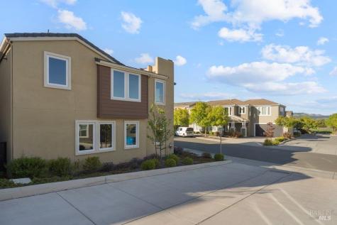 589 Sapphire Street Petaluma CA 94952