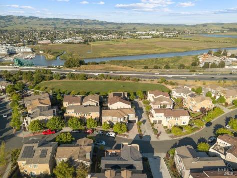 589 Sapphire Street Petaluma CA 94952